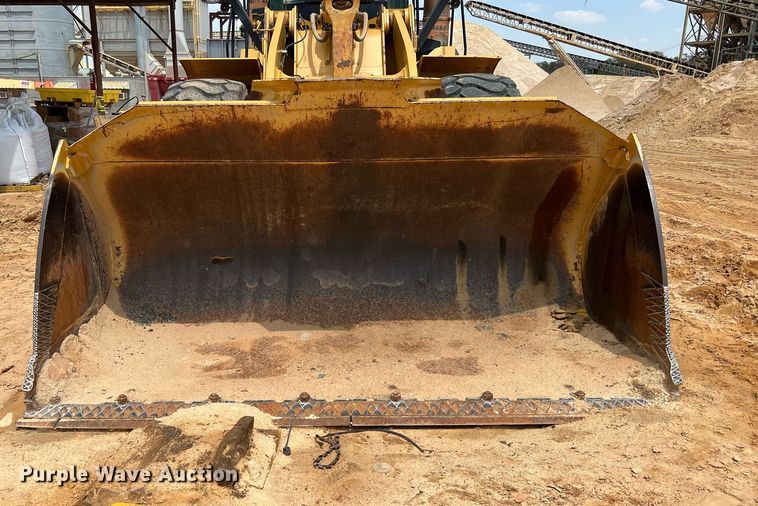 image for item DQ2186 2015 Caterpillar 966M  wheel loader