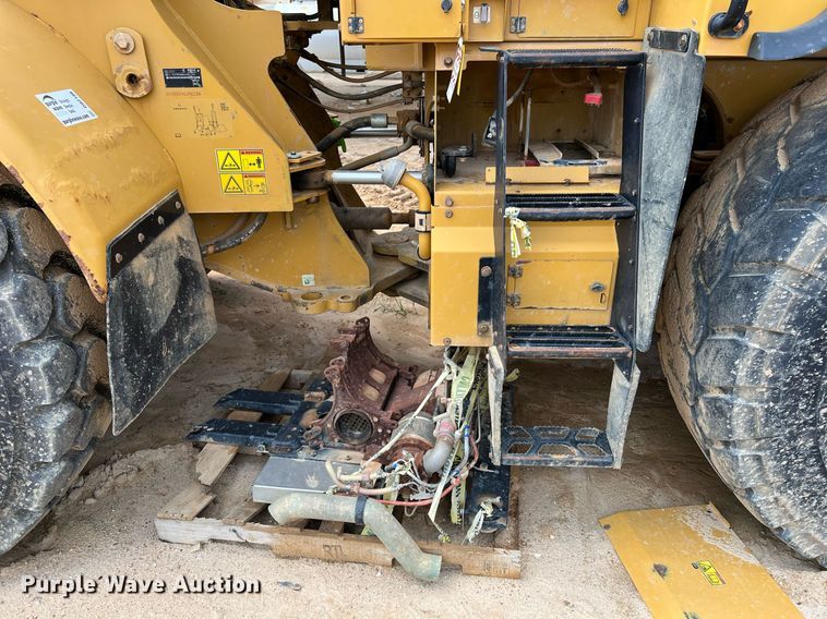 image for item DQ2186 2015 Caterpillar 966M  wheel loader