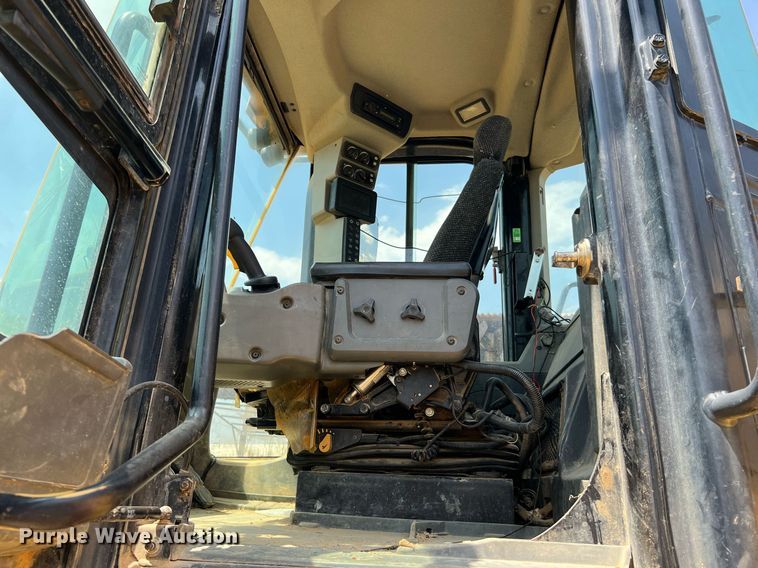 image for item DQ2186 2015 Caterpillar 966M  wheel loader