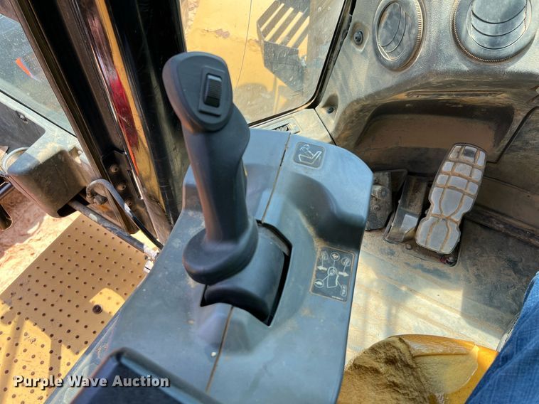 image for item DQ2186 2015 Caterpillar 966M  wheel loader