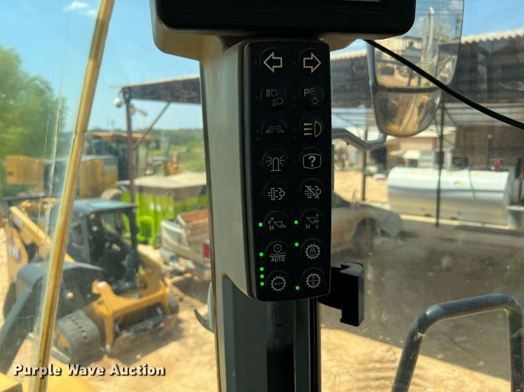 image for item DQ2186 2015 Caterpillar 966M  wheel loader