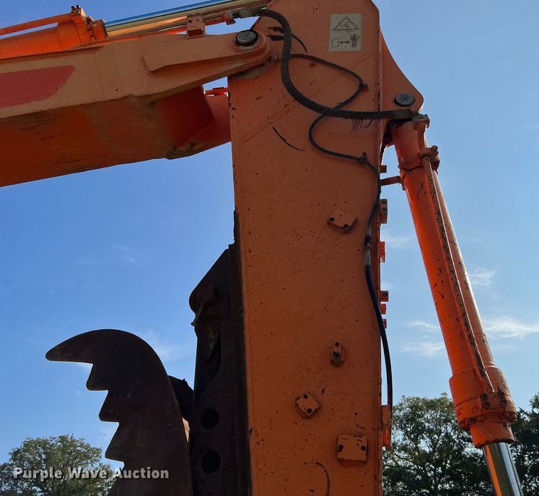 image for item DQ2187 2011 Doosan DX225LC  excavator