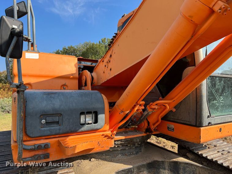image for item DQ2187 2011 Doosan DX225LC  excavator