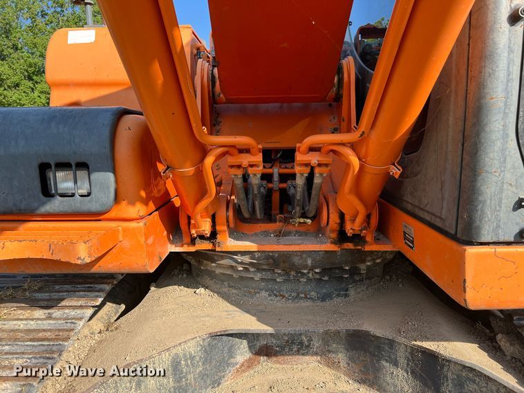 image for item DQ2187 2011 Doosan DX225LC  excavator