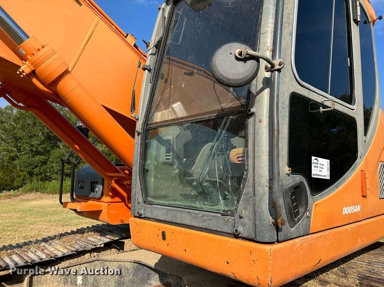 image for item DQ2187 2011 Doosan DX225LC  excavator