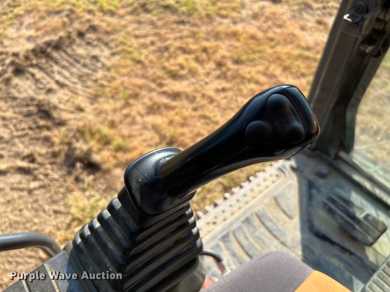 image for item DQ2187 2011 Doosan DX225LC  excavator