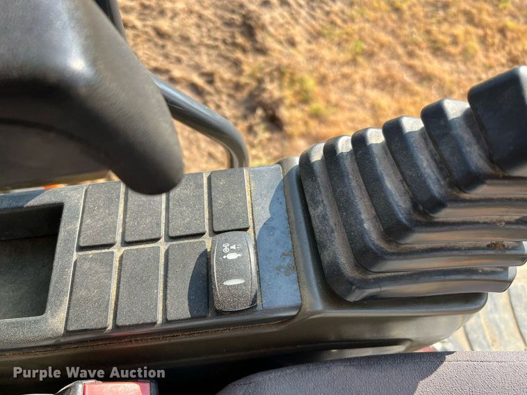 image for item DQ2187 2011 Doosan DX225LC  excavator