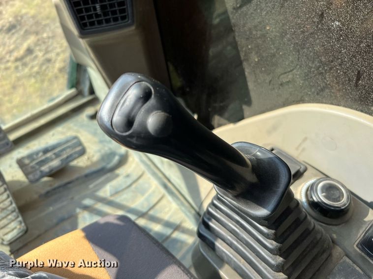 image for item DQ2187 2011 Doosan DX225LC  excavator