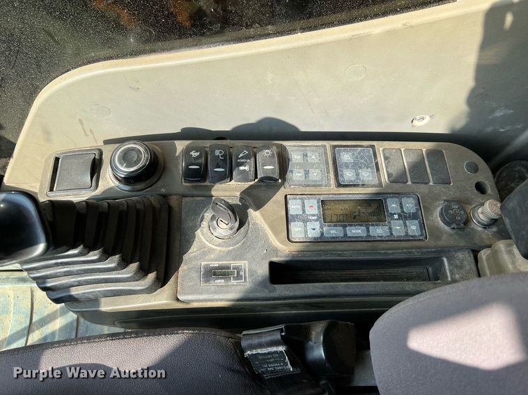 image for item DQ2187 2011 Doosan DX225LC  excavator