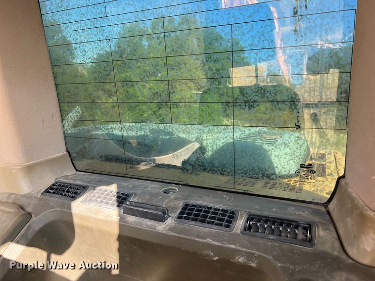 image for item DQ2187 2011 Doosan DX225LC  excavator