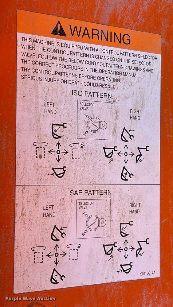 image for item DQ2187 2011 Doosan DX225LC  excavator