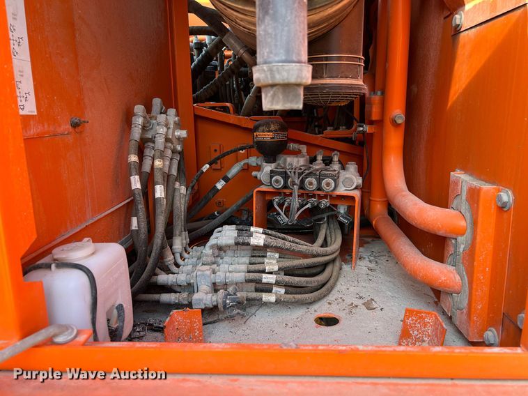 image for item DQ2187 2011 Doosan DX225LC  excavator