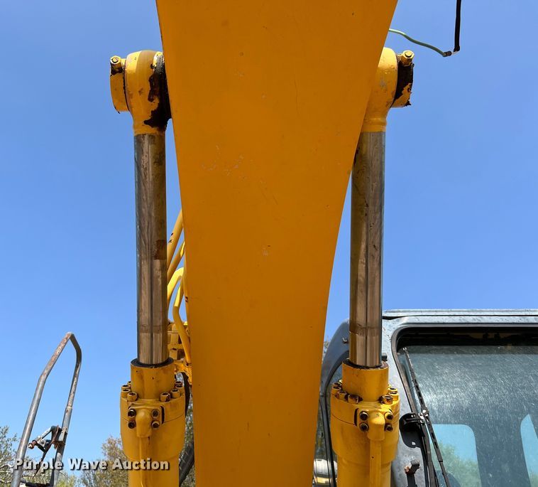 image for item DQ2198 2010 Kobelco SK140  excavator