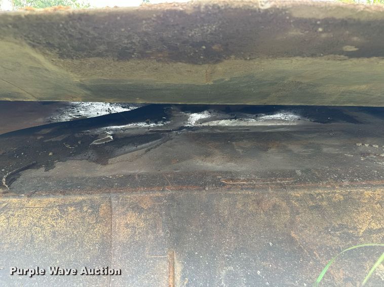 image for item DQ7352 Trench box