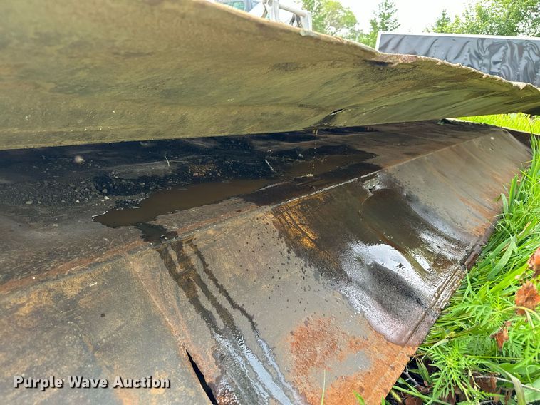 image for item DQ7352 Trench box