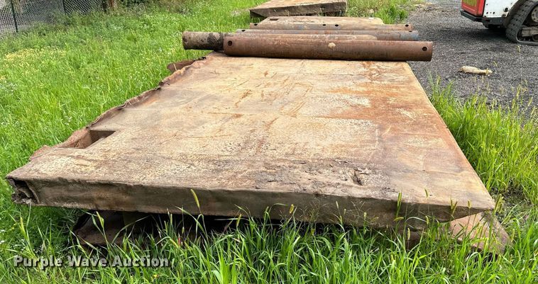 image for item DQ7353 Trench box