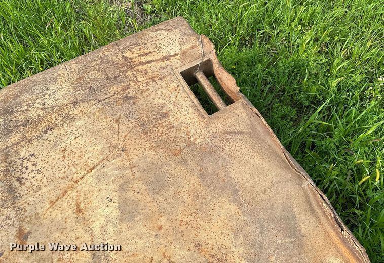 image for item DQ7353 Trench box