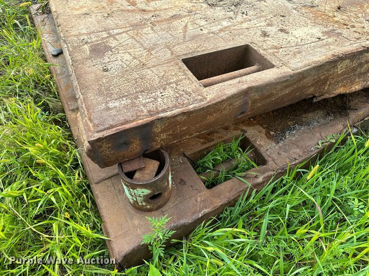 image for item DQ7353 Trench box