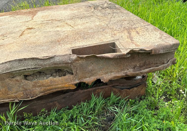 image for item DQ7353 Trench box