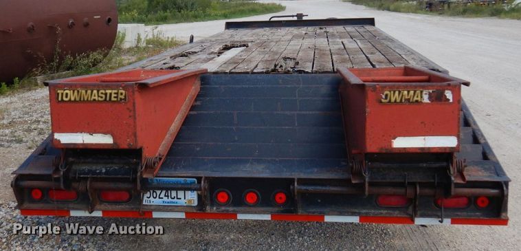 image for item DQ7360 1999 Towmaster T20  equipment trailer