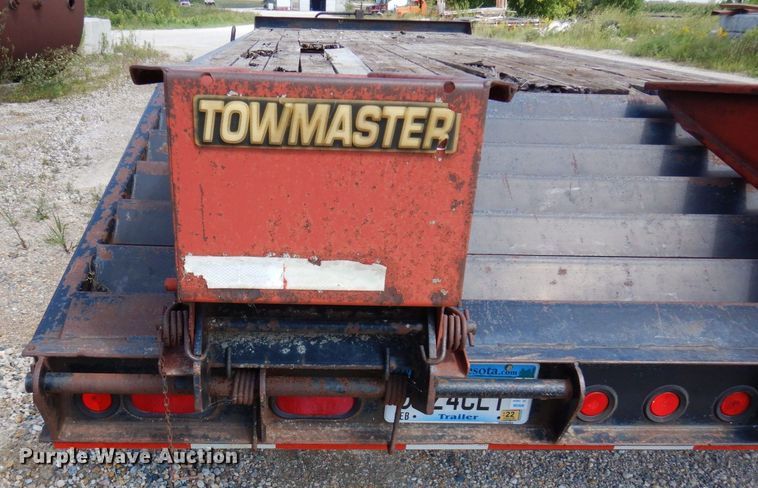 image for item DQ7360 1999 Towmaster T20  equipment trailer