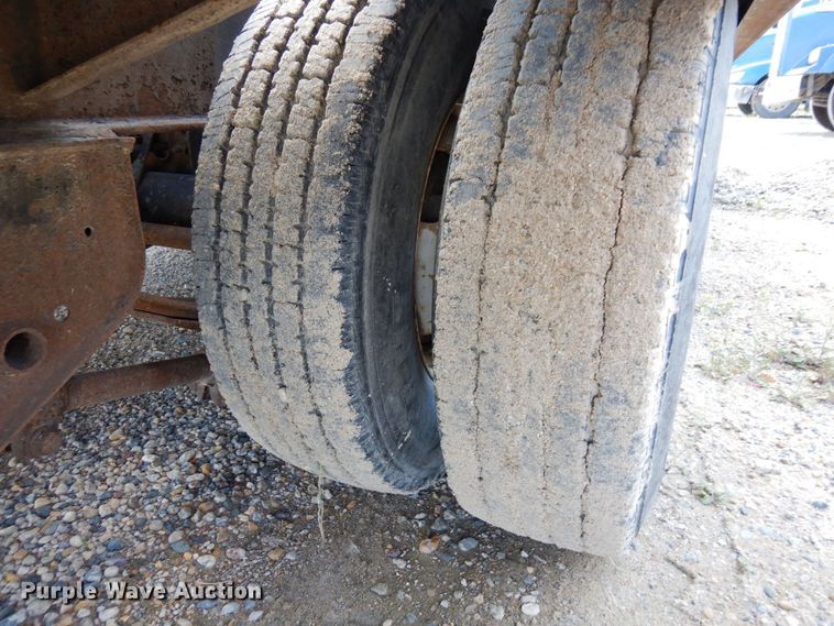 image for item DQ7360 1999 Towmaster T20  equipment trailer