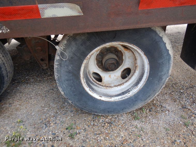 image for item DQ7360 1999 Towmaster T20  equipment trailer