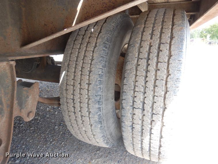 image for item DQ7360 1999 Towmaster T20  equipment trailer