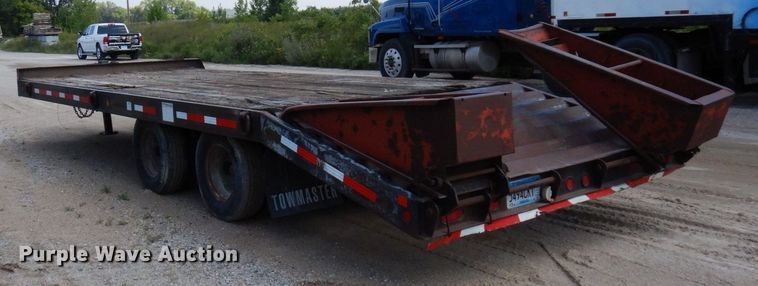 image for item DQ7361 1999 Towmaster T20  equipment trailer