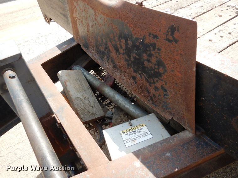 image for item DQ7361 1999 Towmaster T20  equipment trailer