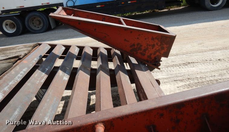 image for item DQ7361 1999 Towmaster T20  equipment trailer