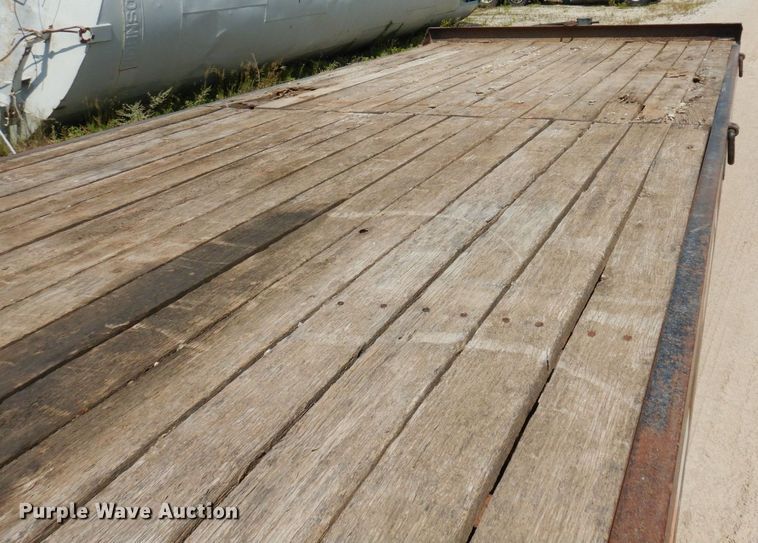 image for item DQ7361 1999 Towmaster T20  equipment trailer