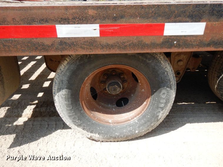 image for item DQ7361 1999 Towmaster T20  equipment trailer