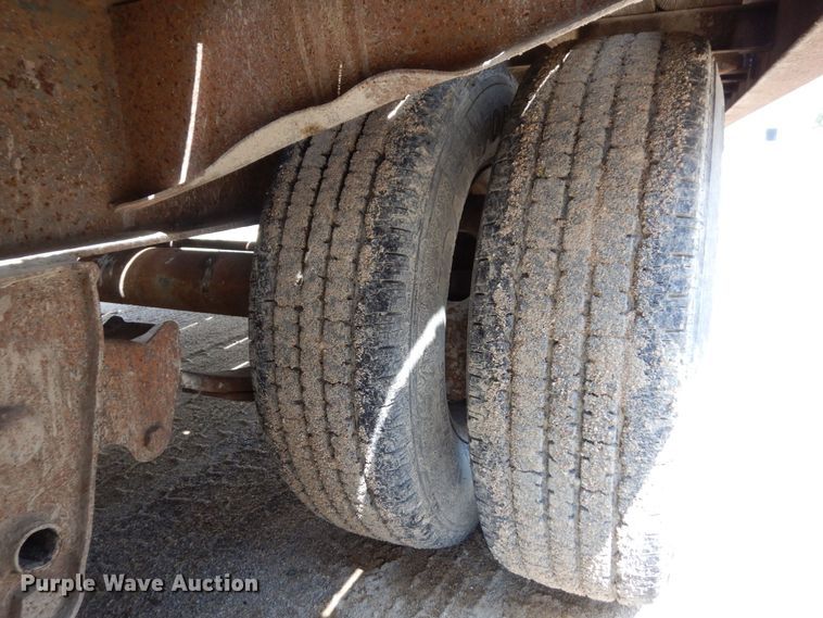 image for item DQ7361 1999 Towmaster T20  equipment trailer