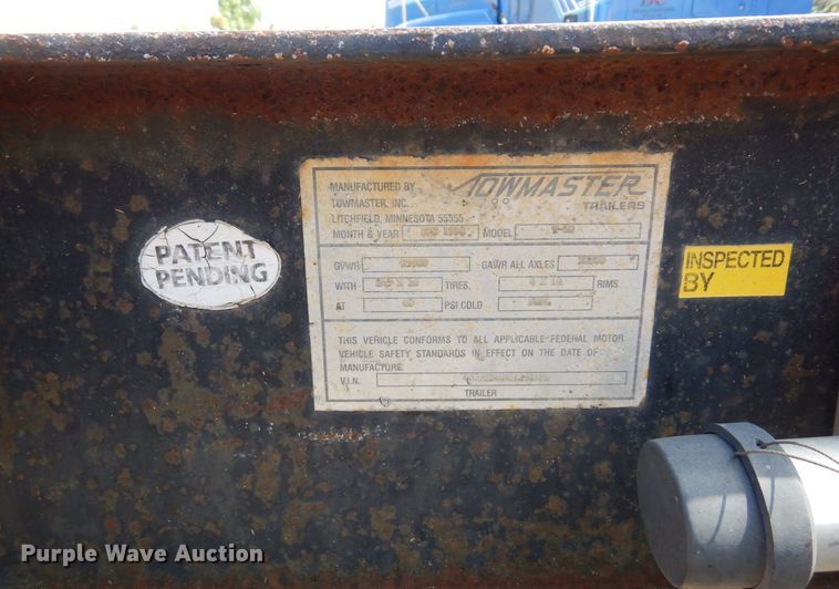 image for item DQ7361 1999 Towmaster T20  equipment trailer
