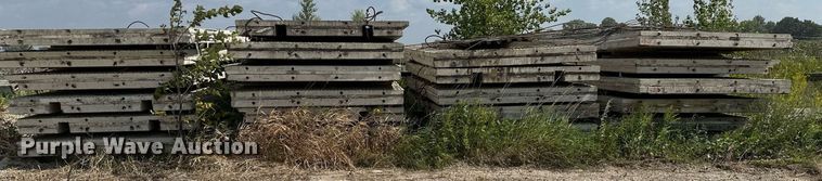 image for item DQ7362 Approximately 24 pre-fabricated concrete walls