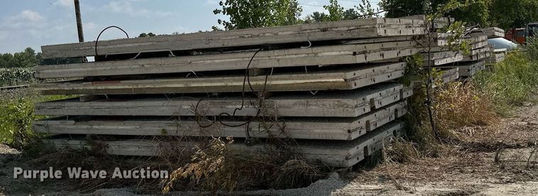 image for item DQ7362 Approximately 24 pre-fabricated concrete walls