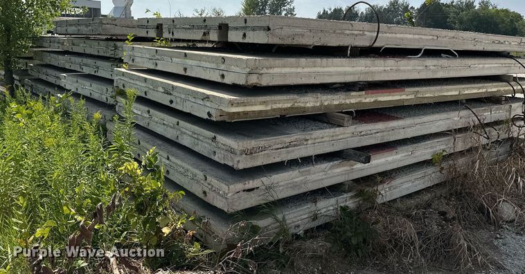 image for item DQ7362 Approximately 24 pre-fabricated concrete walls