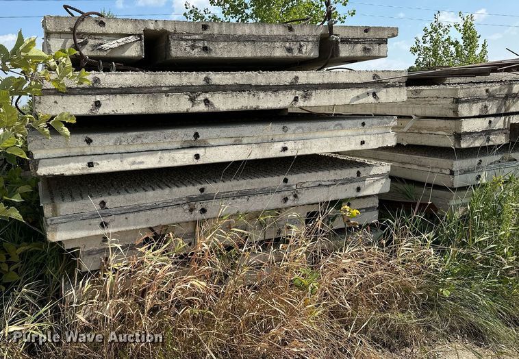 image for item DQ7362 Approximately 24 pre-fabricated concrete walls