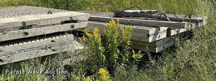 image for item DQ7362 Approximately 24 pre-fabricated concrete walls