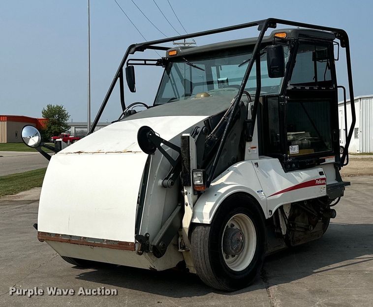 image for item DQ7364 2008 Elgin Pelican NP  street sweeper