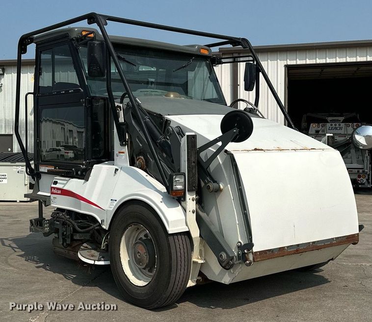 image for item DQ7364 2008 Elgin Pelican NP  street sweeper