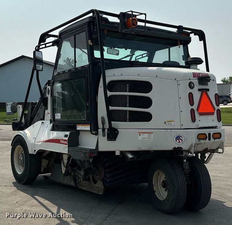 image for item DQ7364 2008 Elgin Pelican NP  street sweeper