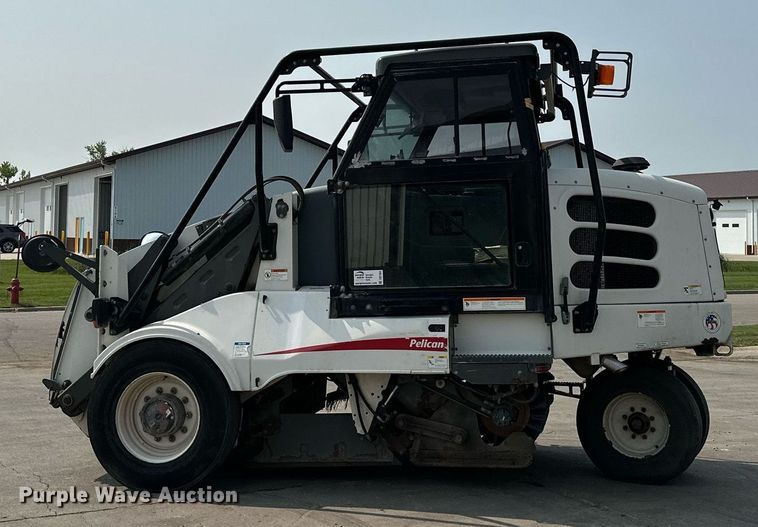 image for item DQ7364 2008 Elgin Pelican NP  street sweeper