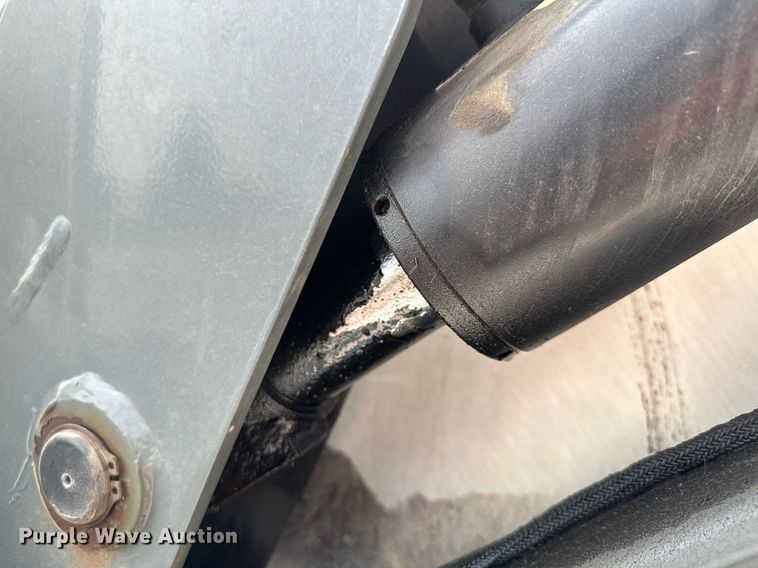 image for item DQ7364 2008 Elgin Pelican NP  street sweeper