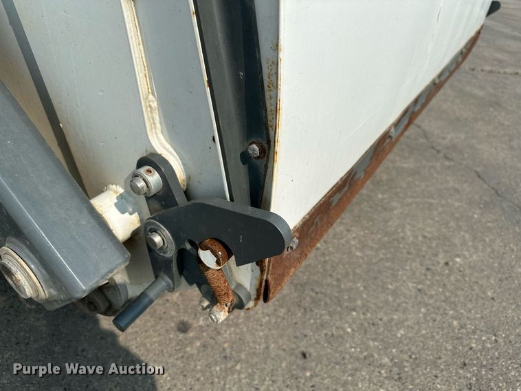 image for item DQ7364 2008 Elgin Pelican NP  street sweeper