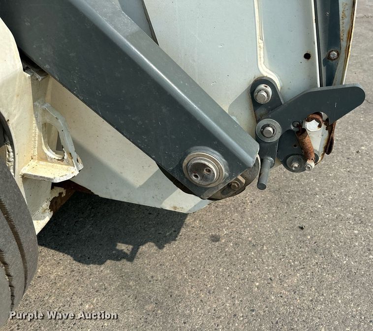 image for item DQ7364 2008 Elgin Pelican NP  street sweeper