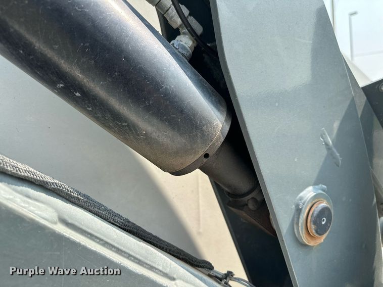 image for item DQ7364 2008 Elgin Pelican NP  street sweeper