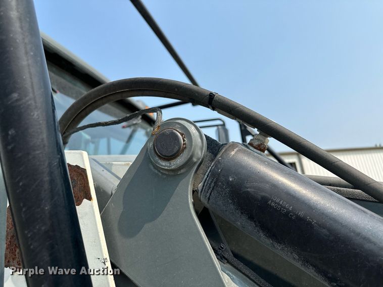 image for item DQ7364 2008 Elgin Pelican NP  street sweeper