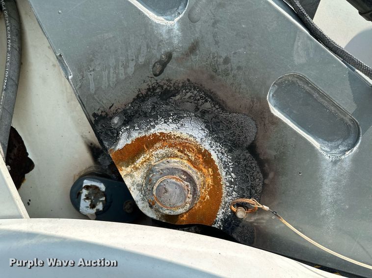 image for item DQ7364 2008 Elgin Pelican NP  street sweeper